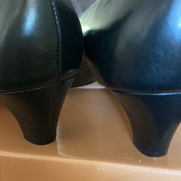 NEW Trotters Pump Size 8 BLACK - Picture 3 of 6